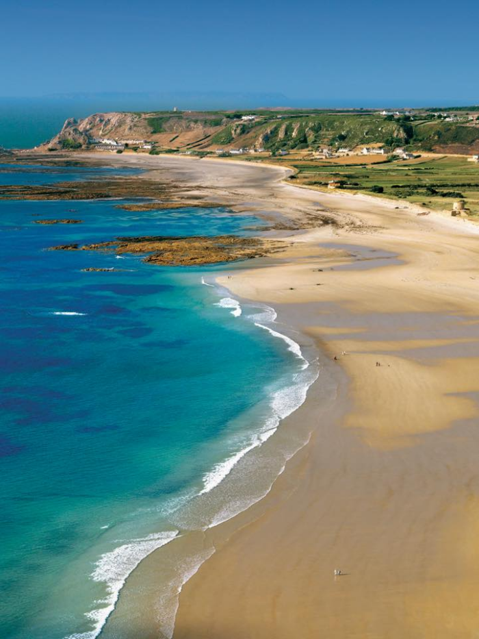 short walk val de la mare reservoir