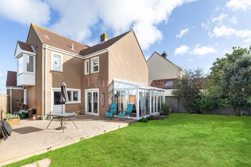 NEW PRICE & OPEN VIEWING: Saturday 22nd March - 50 La Cloche Mews £849,000