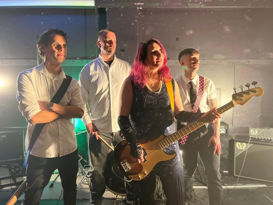 August Gone - Unplugged - 'AMEN' PREMIERE