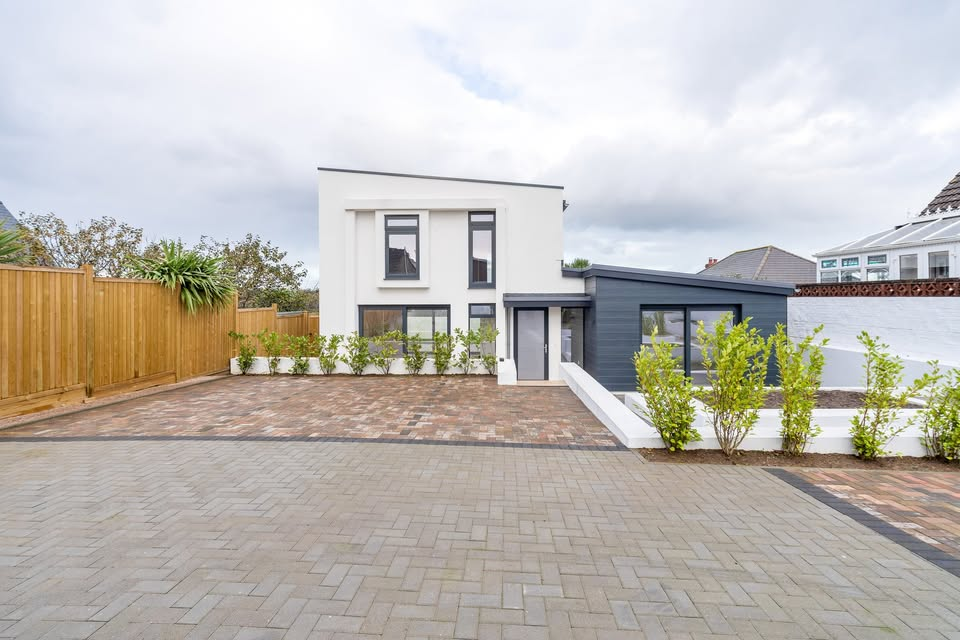 OPEN VIEWING | Saturday 29th March | Amari £1,295,000