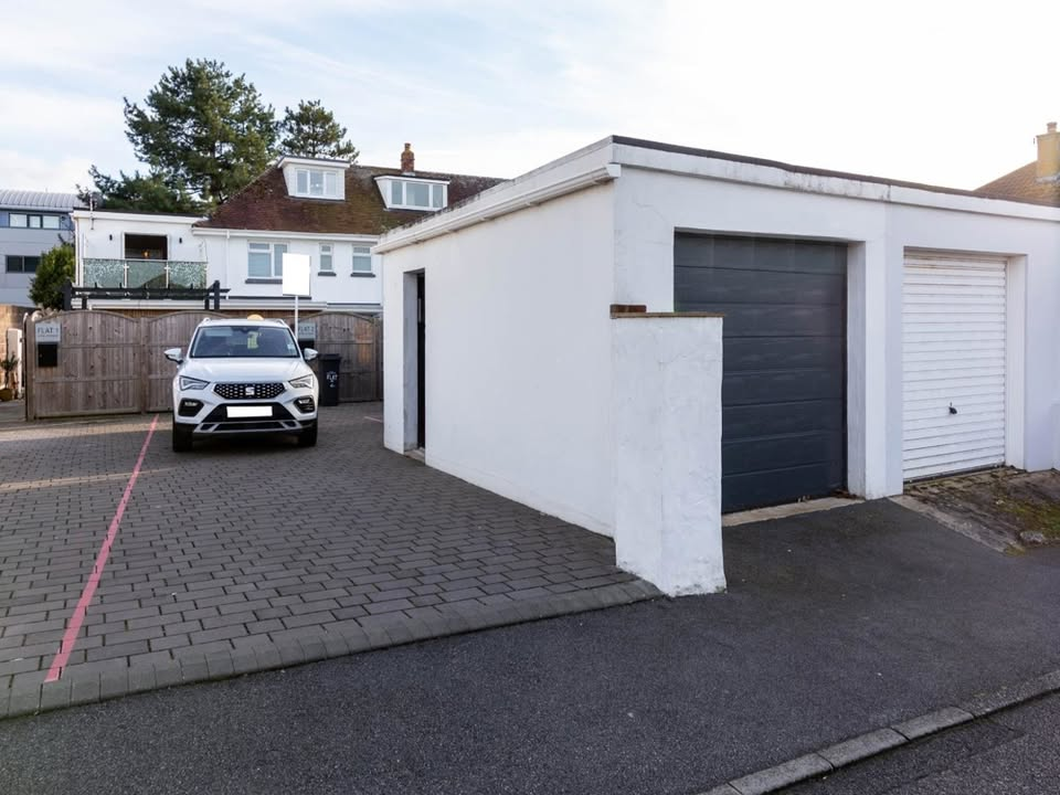 OPEN VIEWING|3 BEDROOM DUPLEX|ST BRELADE|£595,000