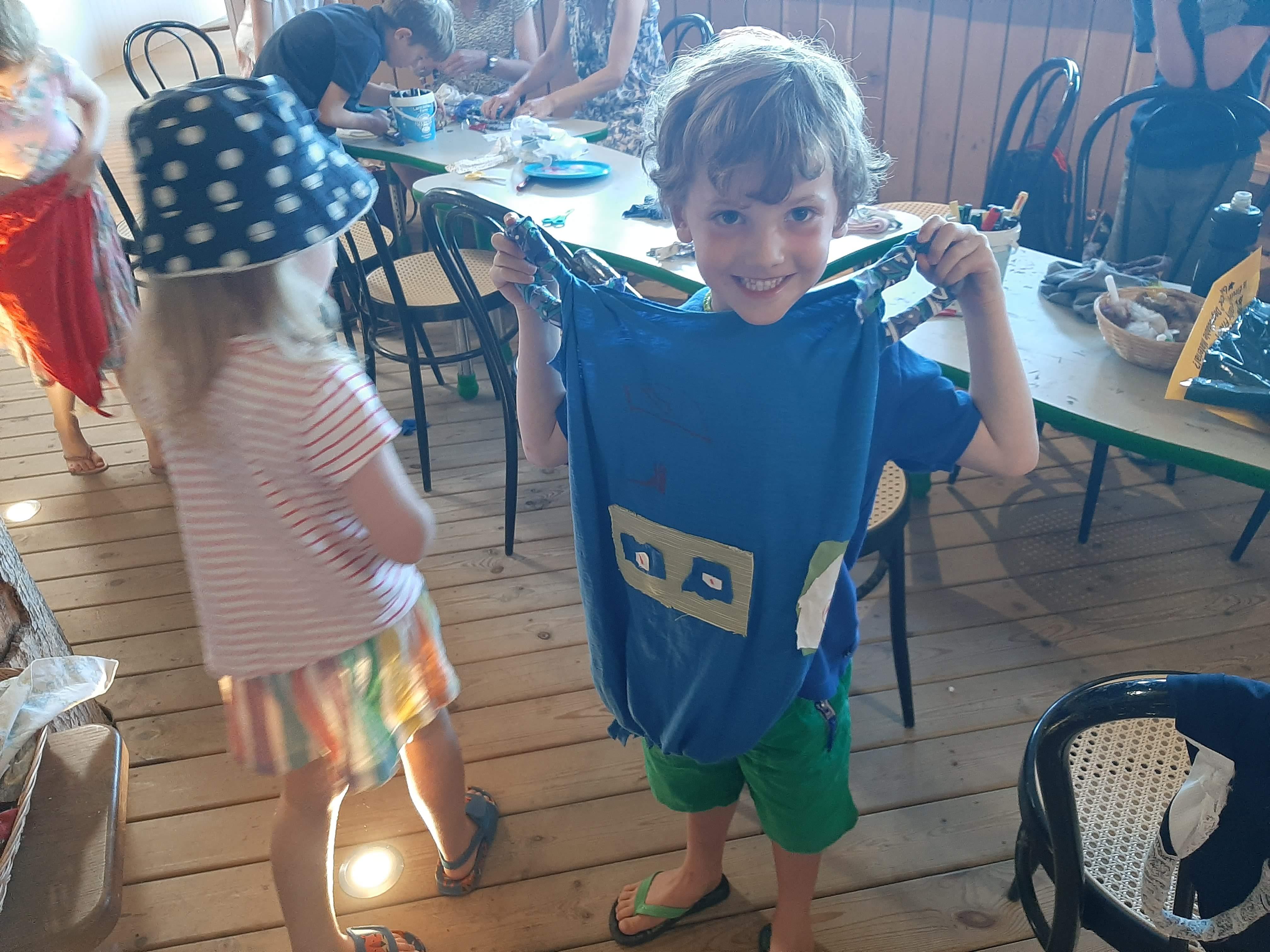 Waste-Free-Wednesday - family upcycling craft: Brilliant Bags!