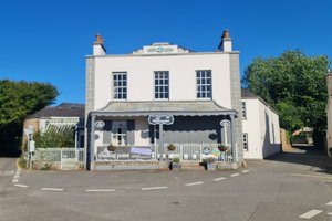 Thirty Local Artisans and Historic Barns: The Trading Point Christmas Market Returns