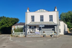 Thirty Local Artisans and Historic Barns: The Trading Point Christmas Market Returns