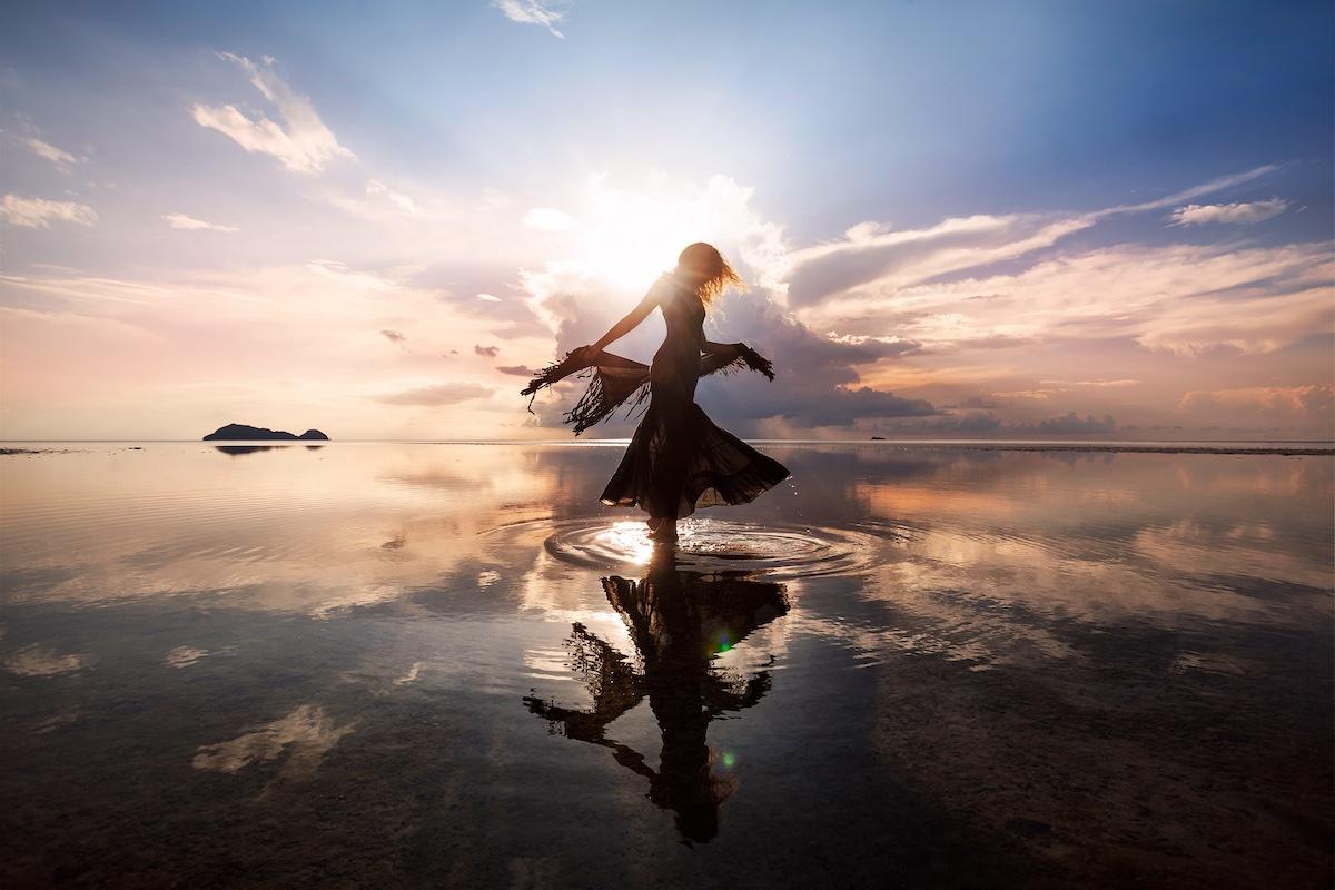 Women's Awakening Retreat with nutritious vegan lunch & treats (cake) + tea