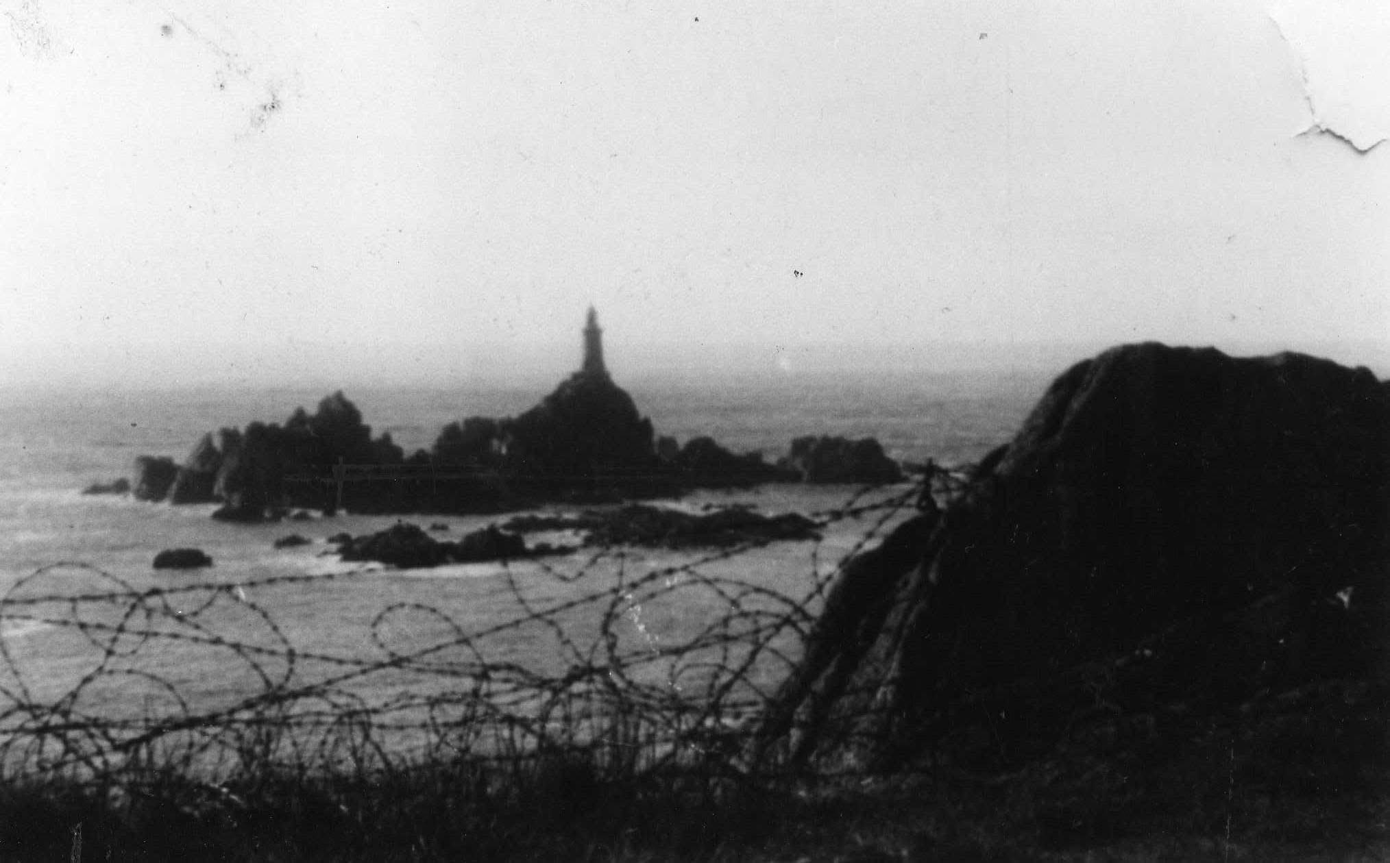 Stroll In Jersey War Walk and Bunker Tour